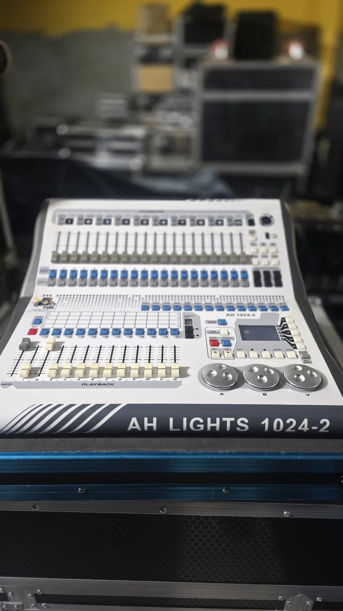 Mesa de Luz DMX 1024-2 Usada à Venda - FBS Sonorização